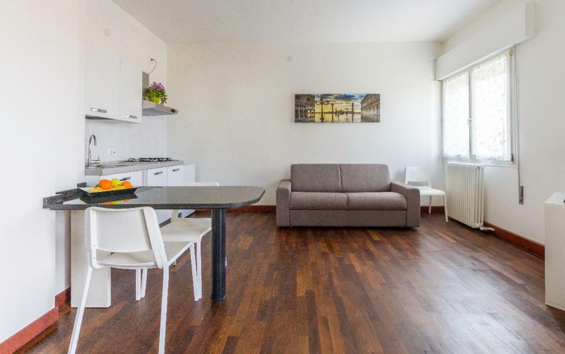 Piccolo Flat Near Venice メストレ エクステリア 写真